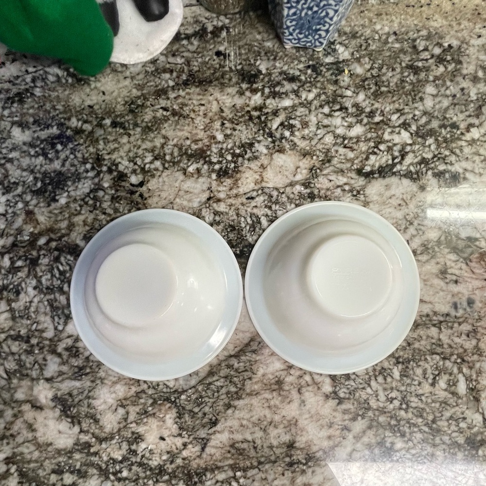 Vintage Pyrex Autumn Band Green (Fern Green Autumn Bands or Laurel Leaf) bowls. - Picture 2 of 5